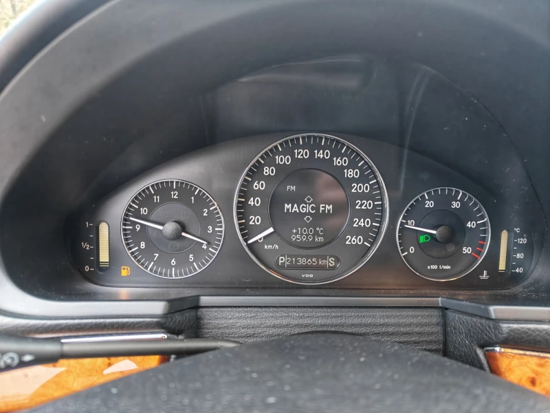 Mercedes-Benz E 220 CDI, фейслифт, снимка 11 - Автомобили и джипове - 52447391