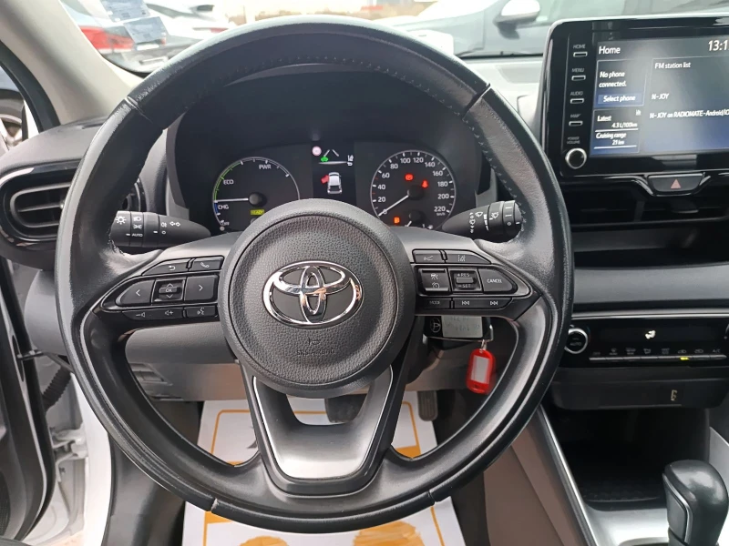 Toyota Yaris 1.5vvt/Hybrid/115 к.с., снимка 11 - Автомобили и джипове - 52660754