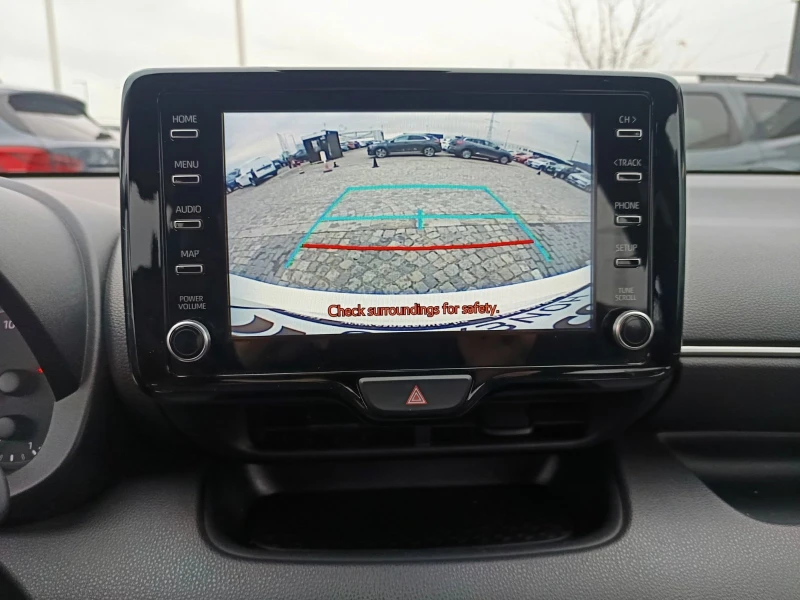 Toyota Yaris 1.5vvt/Hybrid/115 к.с., снимка 9 - Автомобили и джипове - 52660754