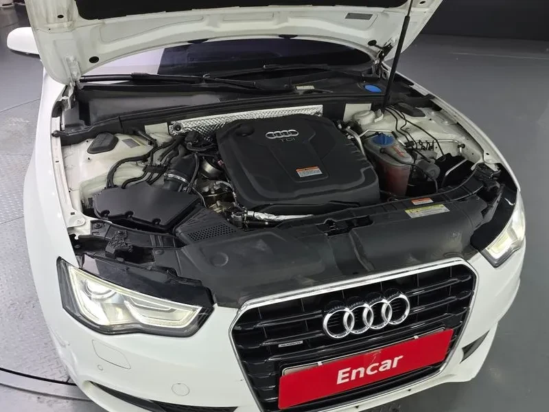 Audi A5 2.0 TDI Quattro, снимка 6 - Автомобили и джипове - 54552633
