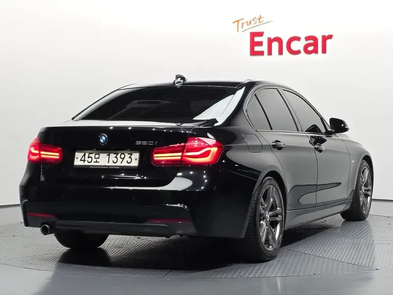 BMW 320 i, снимка 2 - Автомобили и джипове - 54593030