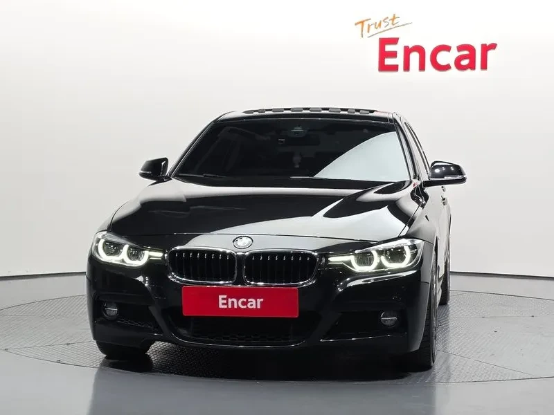 BMW 320 i, снимка 3 - Автомобили и джипове - 54593030