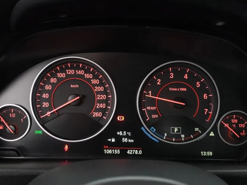 BMW 320 i, снимка 8 - Автомобили и джипове - 54593030