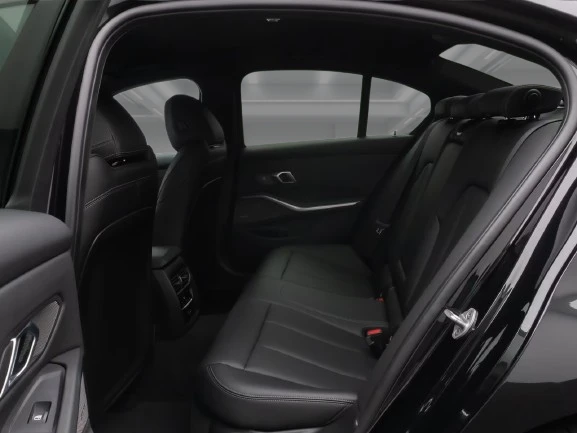 BMW 330 e xDrive = M-Sport = Shadow Line �������� | Mobile.bg � ����������� 13