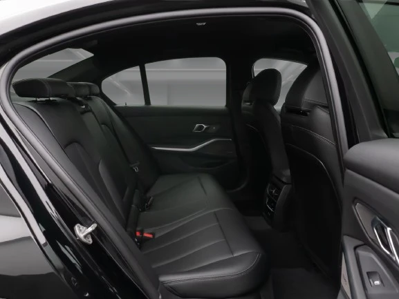 BMW 330 e xDrive = M-Sport = Shadow Line �������� | Mobile.bg � ����������� 12
