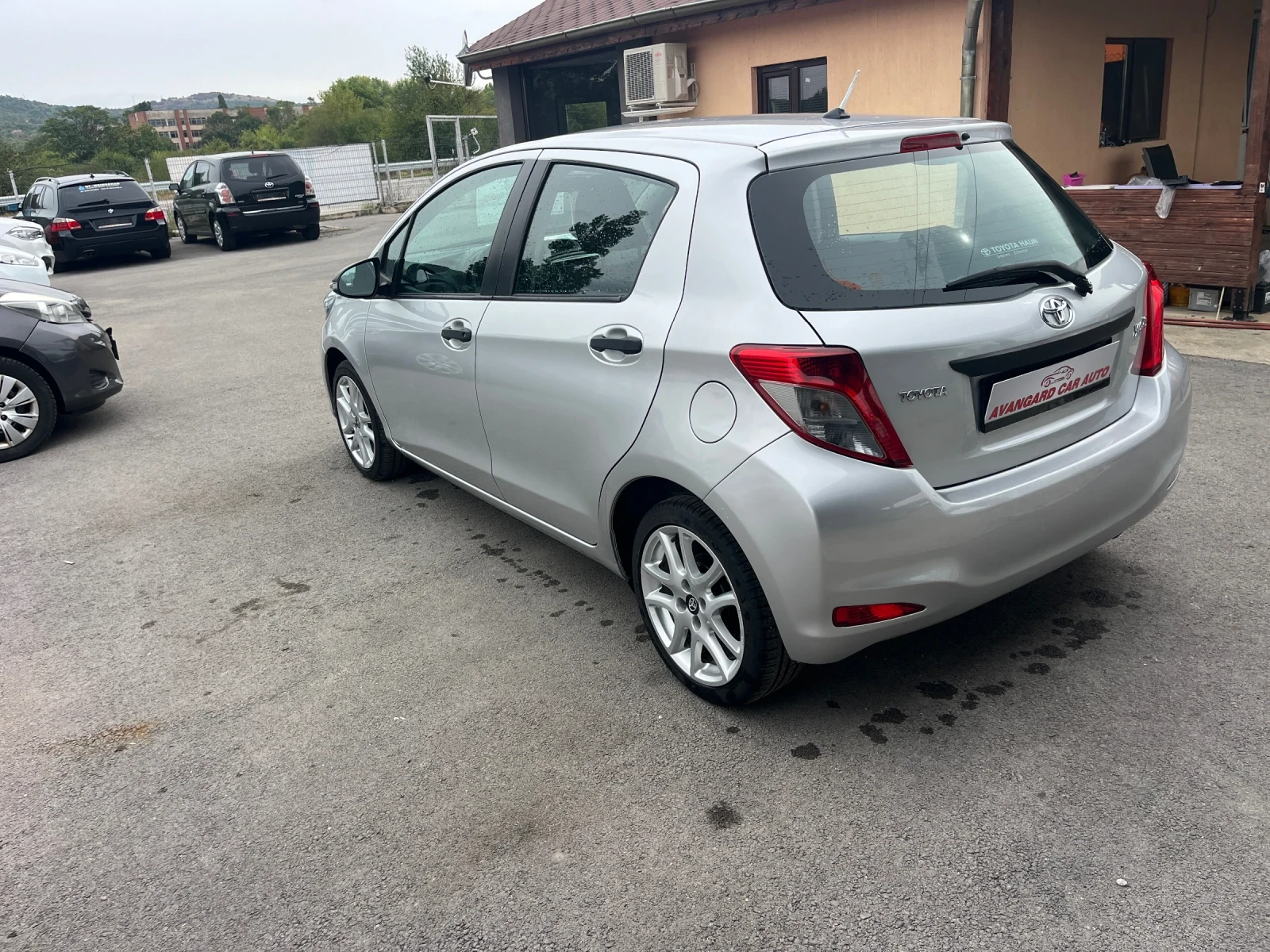 Toyota Yaris 1.0VVTI - изображение 6