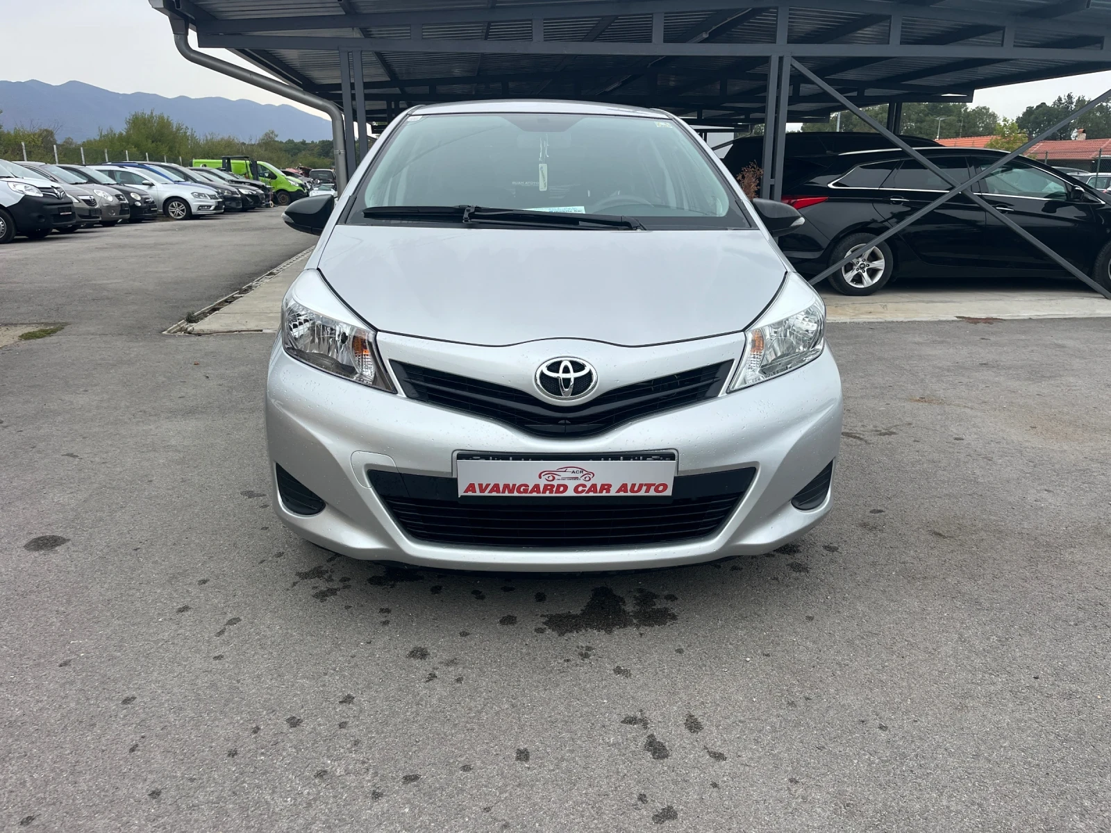 Toyota Yaris 1.0VVTI - изображение 2