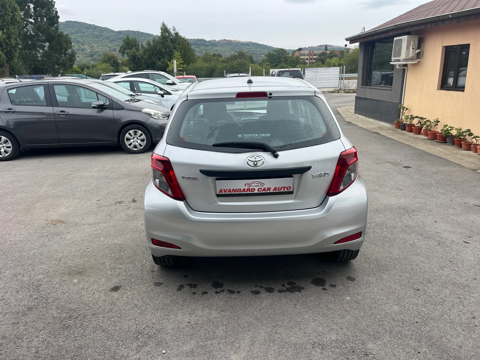 Toyota Yaris 1.0VVTI - изображение 5