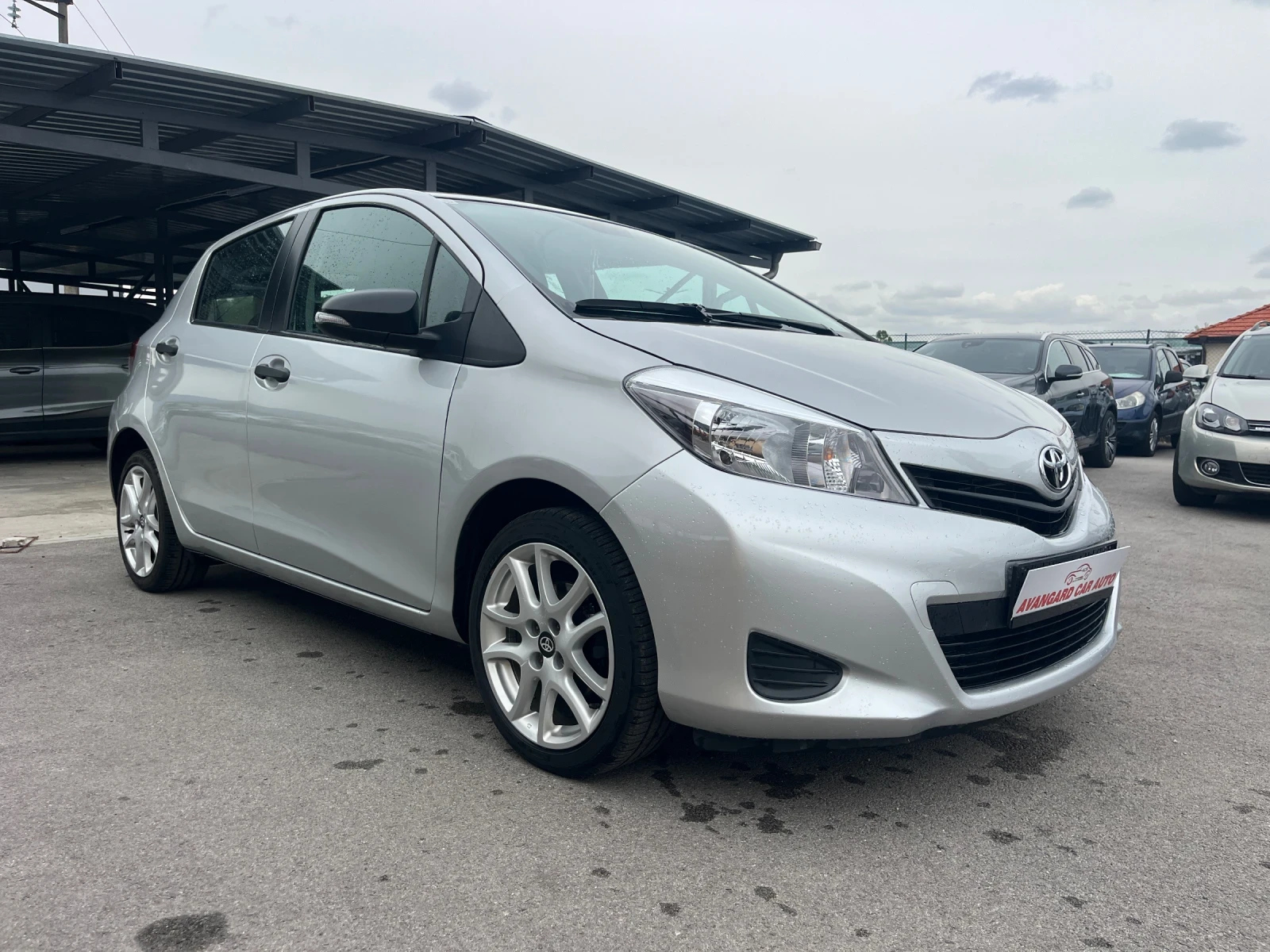 Toyota Yaris 1.0VVTI - изображение 3