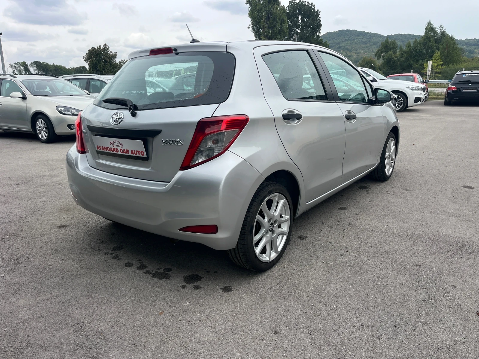 Toyota Yaris 1.0VVTI - изображение 4