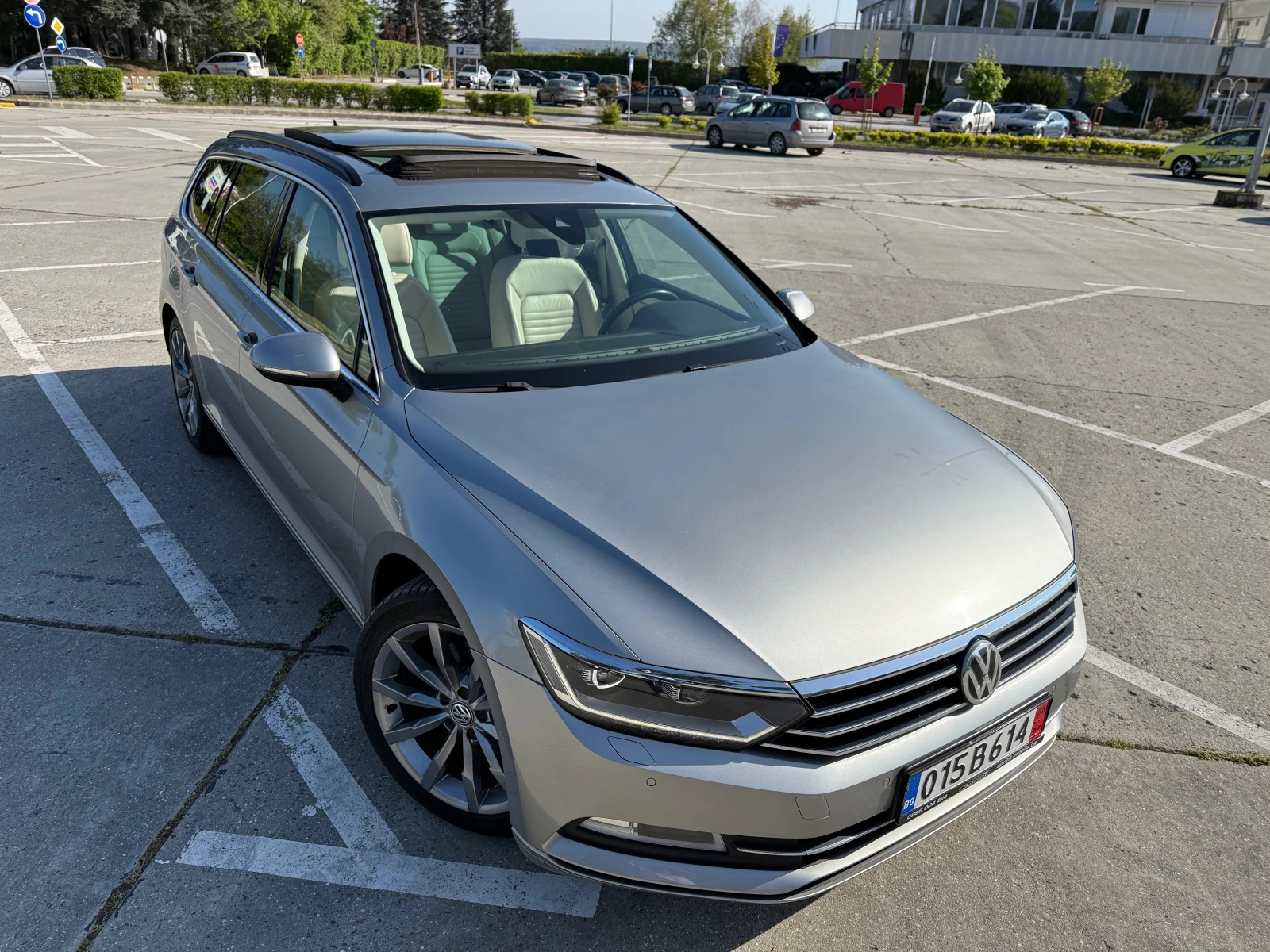 VW Passat 2.0/Hi-Line/Full-History/LED/Car-Play/Key Less - изображение 2