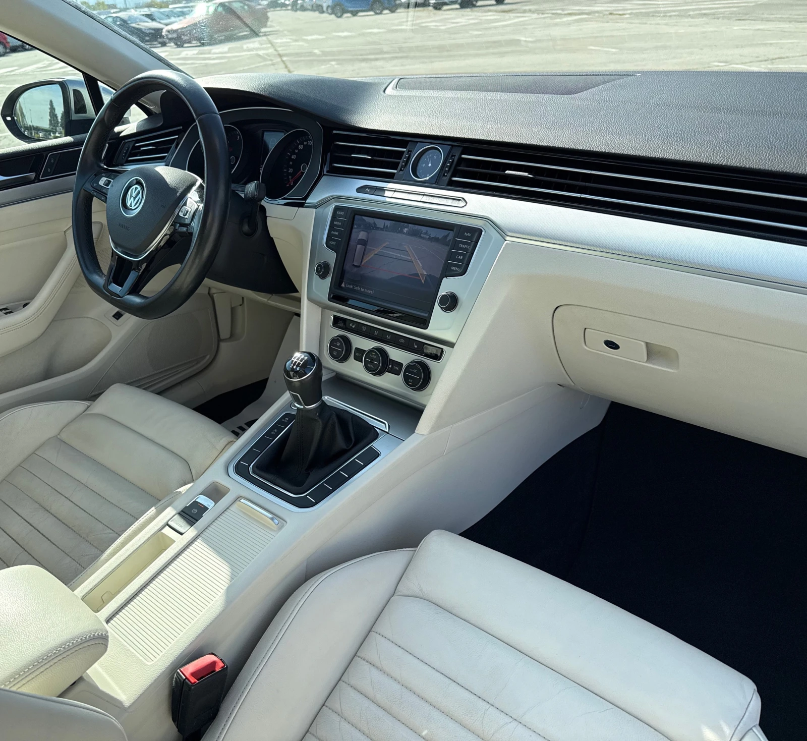VW Passat 2.0/Hi-Line/Full-History/LED/Car-Play/Key Less - изображение 10