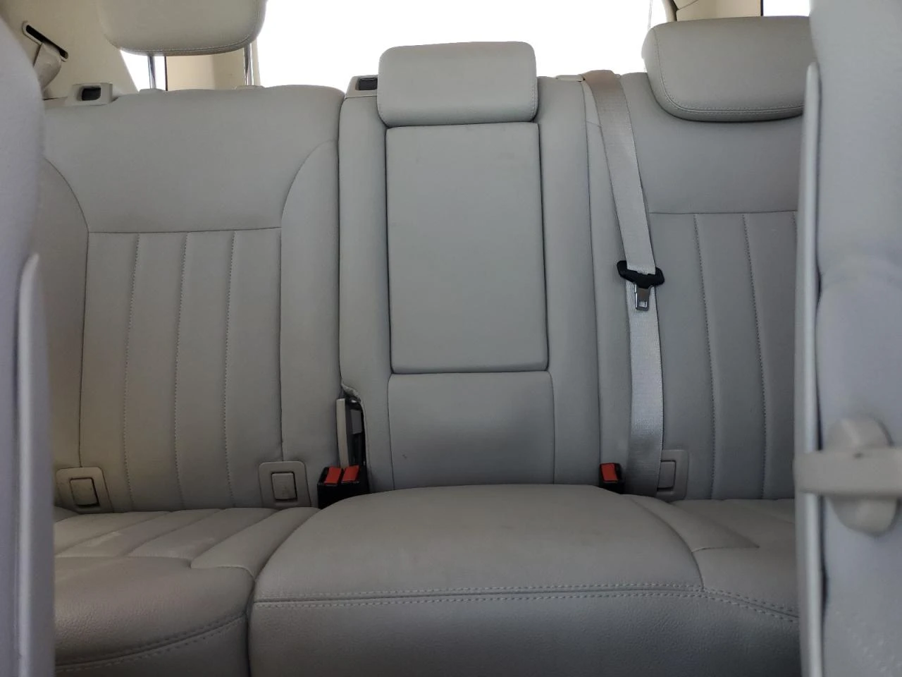 Mercedes-Benz ML 550 4MATIC/AMG/ПЕРФЕКТЕН ЗА ГАЗ - изображение 10