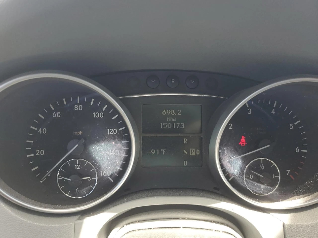 Mercedes-Benz ML 550 4MATIC/AMG/ПЕРФЕКТЕН ЗА ГАЗ - изображение 9