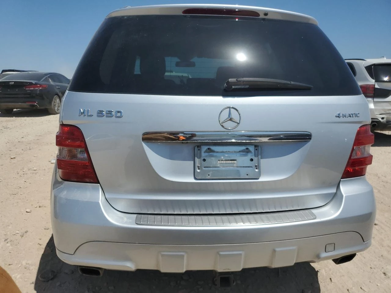 Mercedes-Benz ML 550 4MATIC/AMG/ПЕРФЕКТЕН ЗА ГАЗ - изображение 3