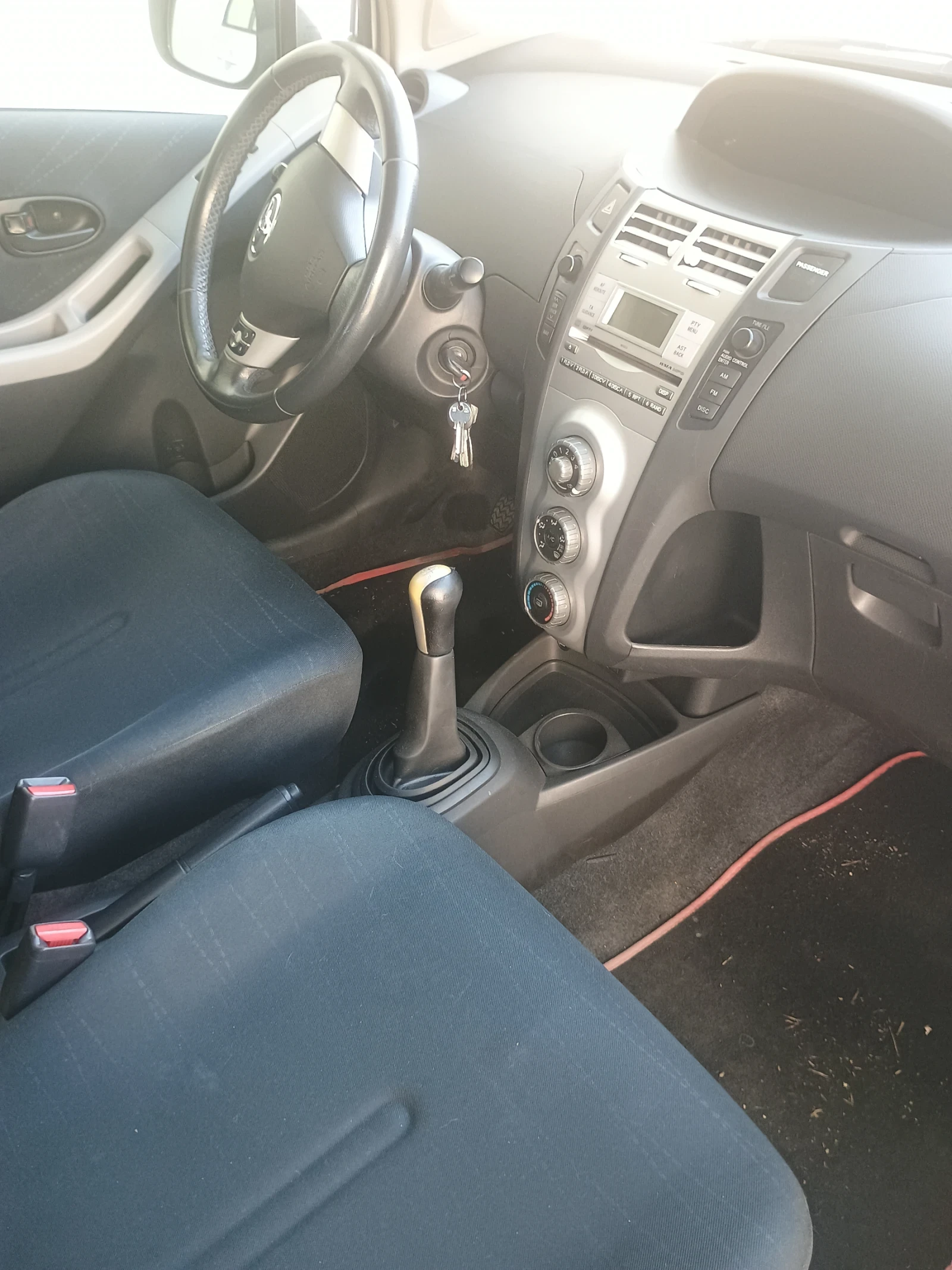 Toyota Yaris  - изображение 6
