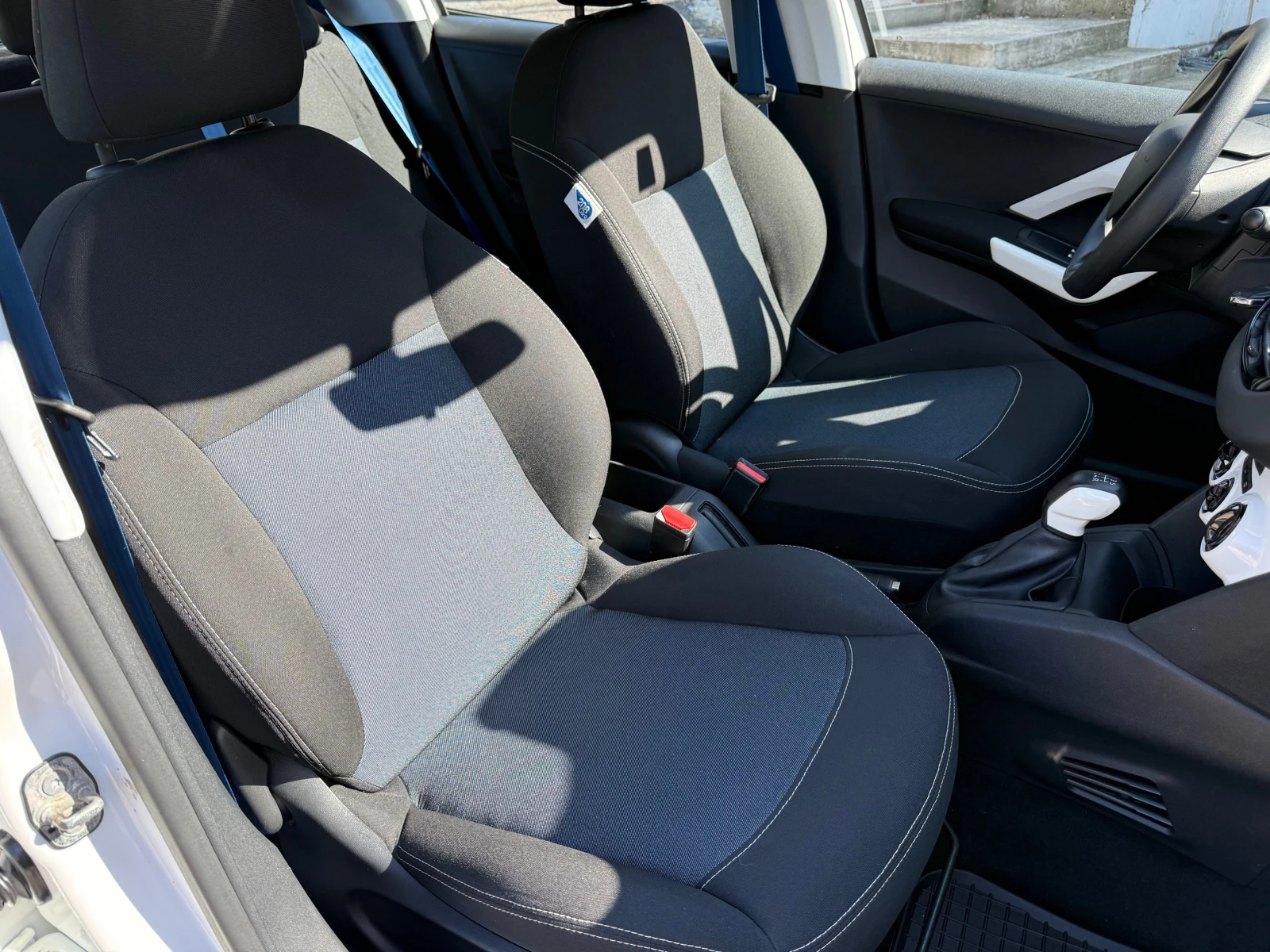 Peugeot 208 1.0i Like | Mobile.bg   11