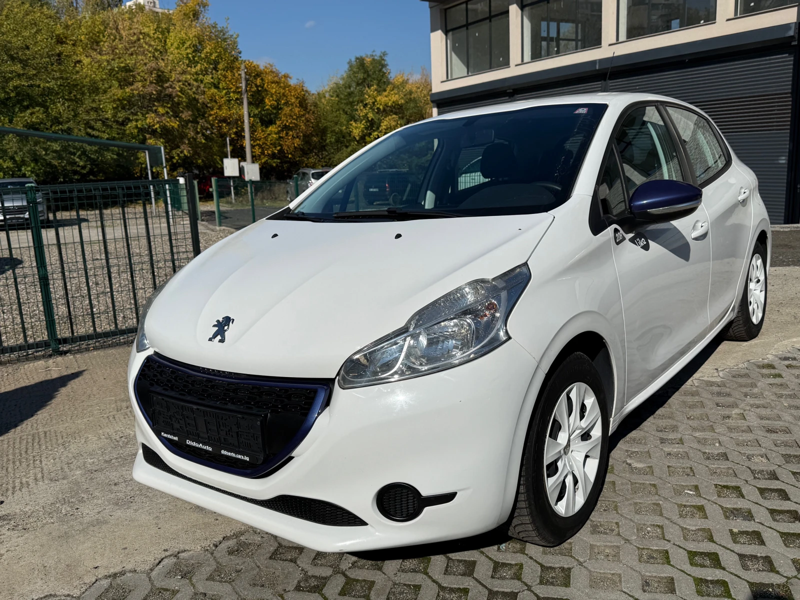 Peugeot 208 1.0i Like | Mobile.bg   1