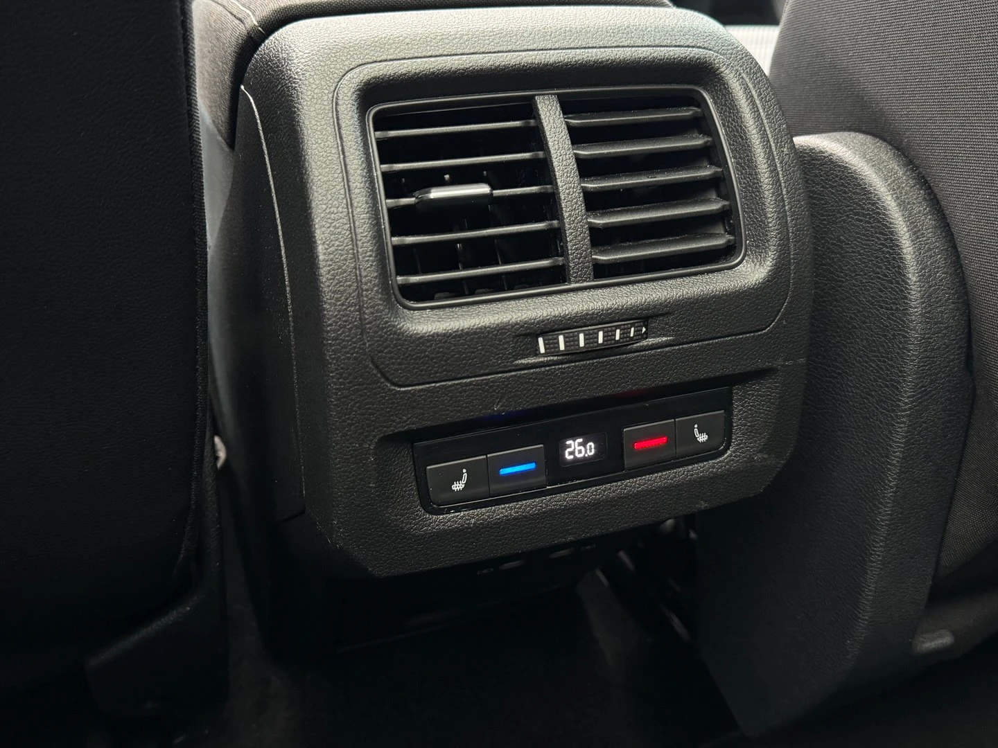 VW Touran, снимка 9 - Автомобили и джипове - 56420619