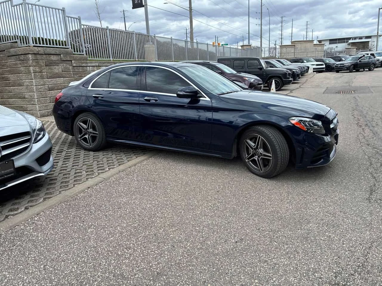 Mercedes-Benz C 300 4MATIC* DISTRONIC* 360КАМЕРИ* ШИБИДАХ* , снимка 3 - Автомобили и джипове - 54386015