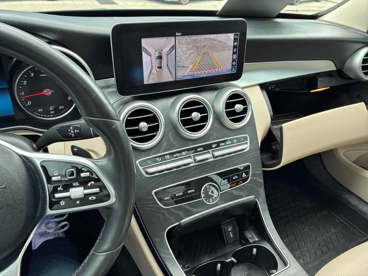Mercedes-Benz C 300 4MATIC* DISTRONIC* 360КАМЕРИ* ШИБИДАХ* , снимка 9 - Автомобили и джипове - 54386015