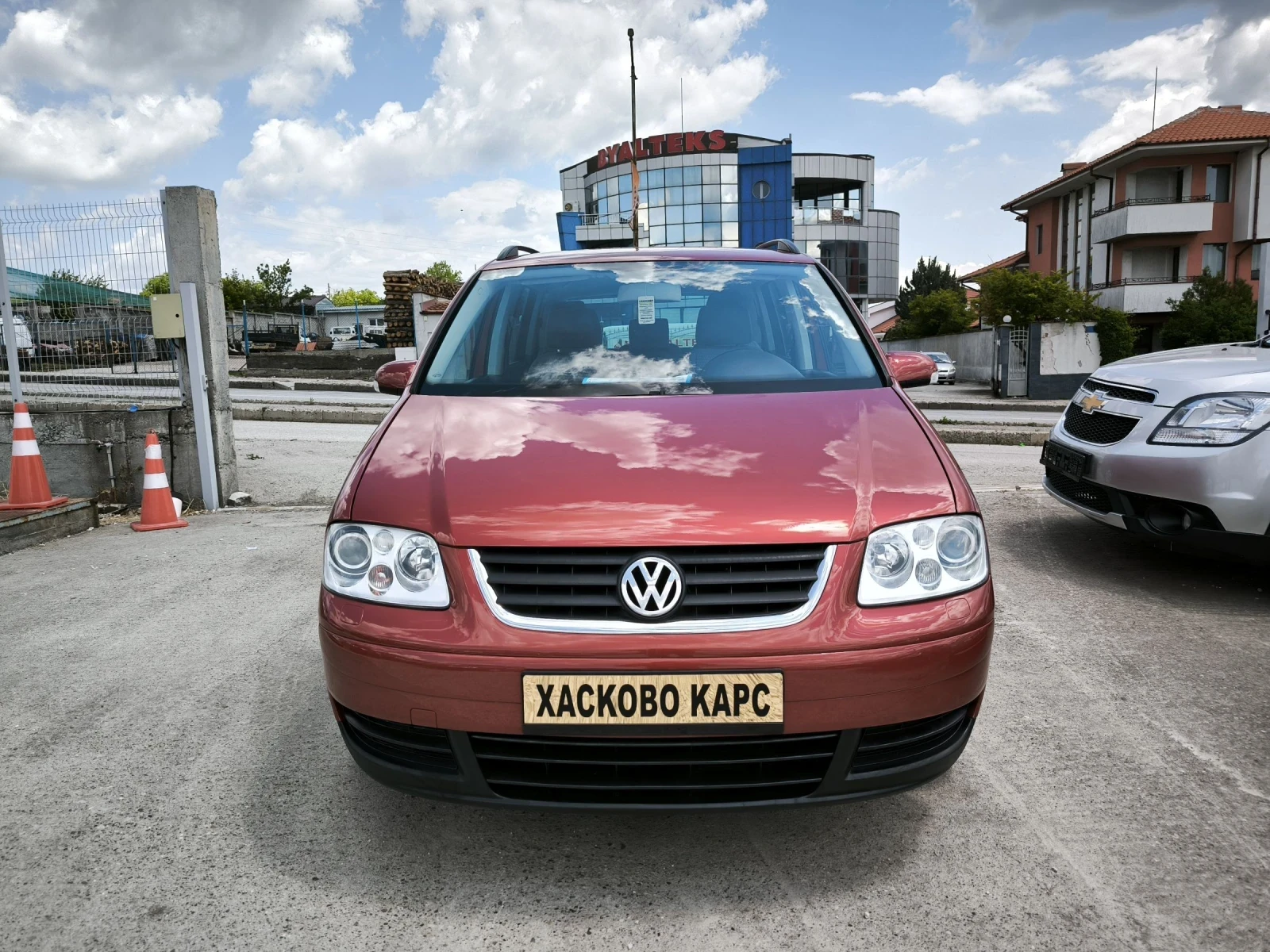 VW Touran 2.0TDI, снимка 2 - Автомобили и джипове - 54879339