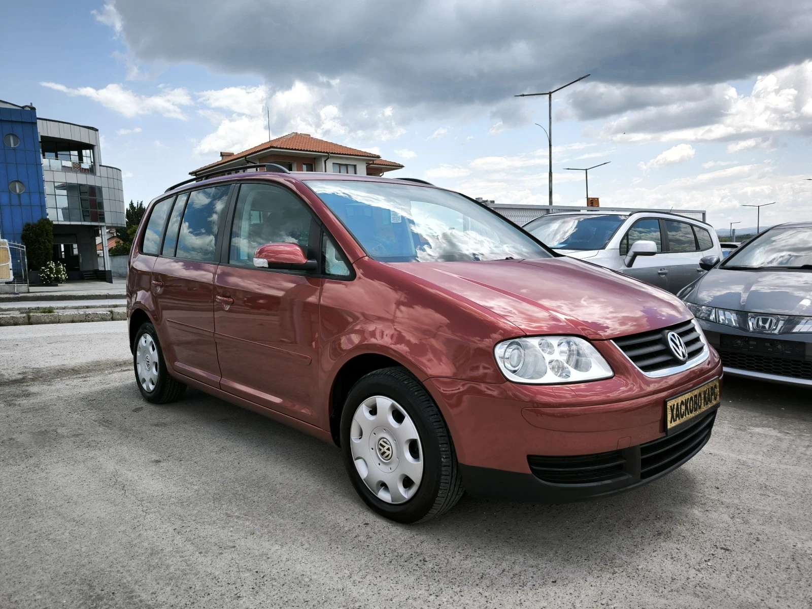VW Touran 2.0TDI, снимка 3 - Автомобили и джипове - 54879339