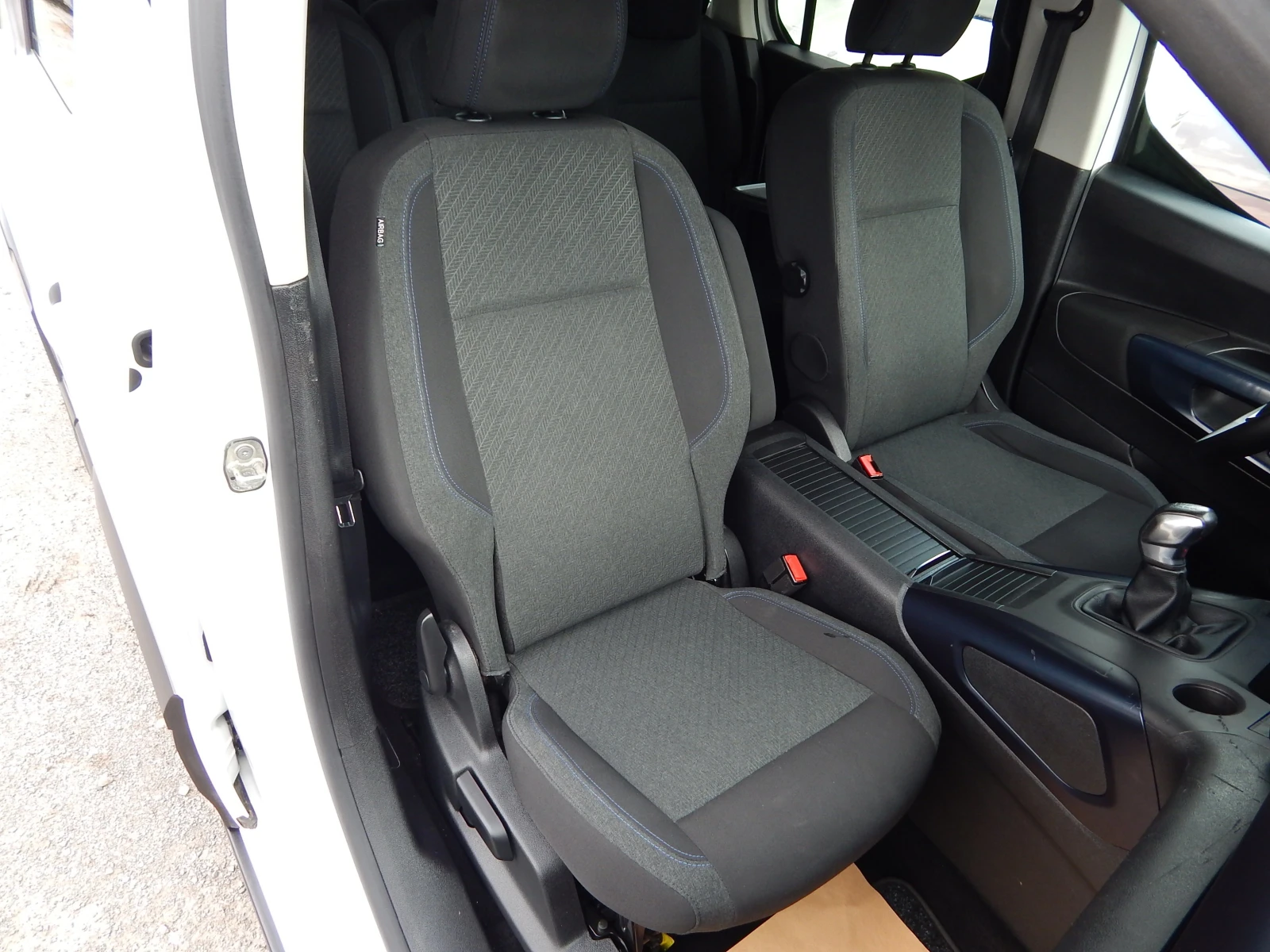 Peugeot Rifter 1.5HDI* MAXI* 7места* , снимка 17 - Автомобили и джипове - 54931739