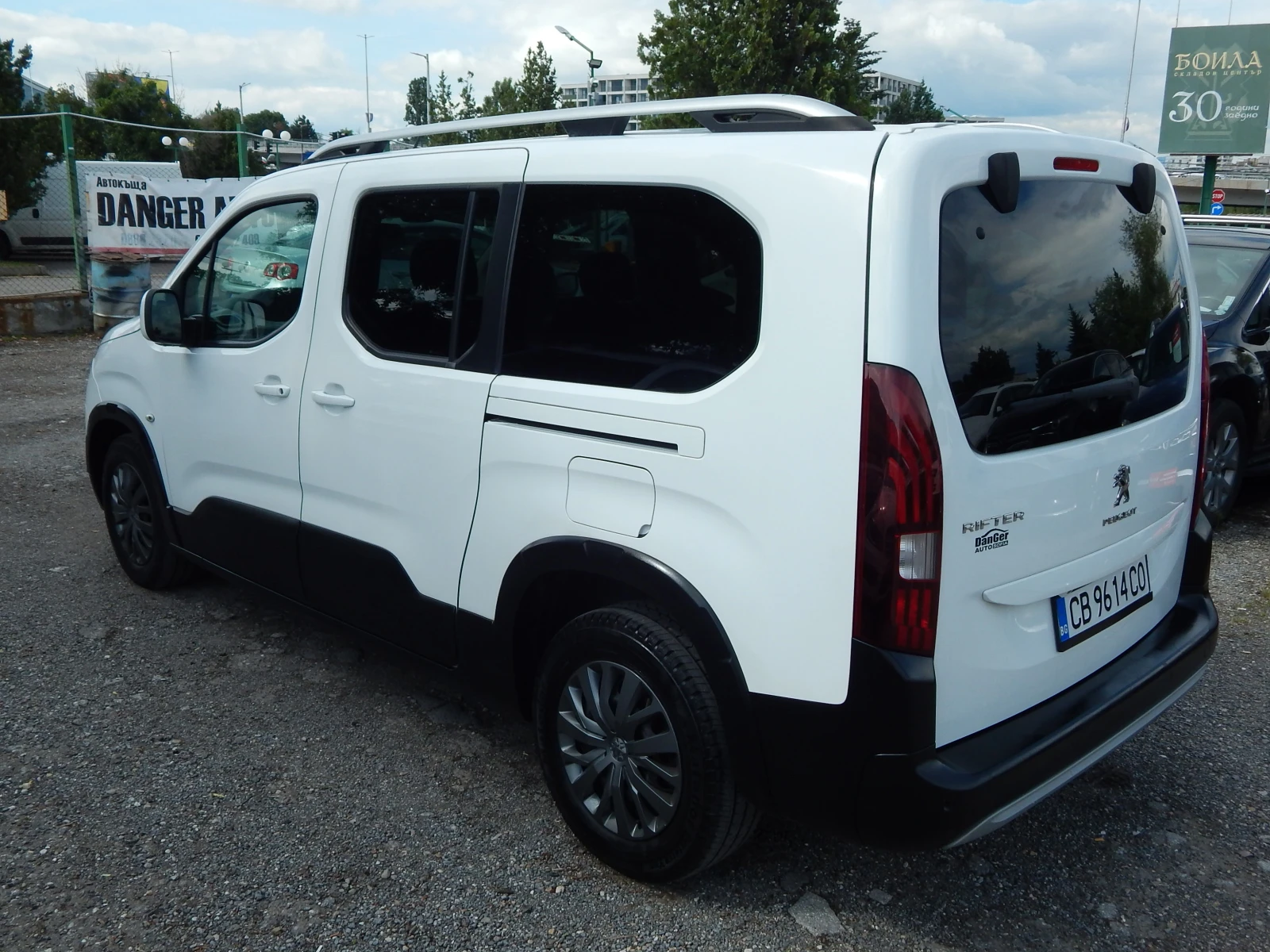 Peugeot Rifter 1.5HDI* MAXI* 7места* , снимка 6 - Автомобили и джипове - 54931739