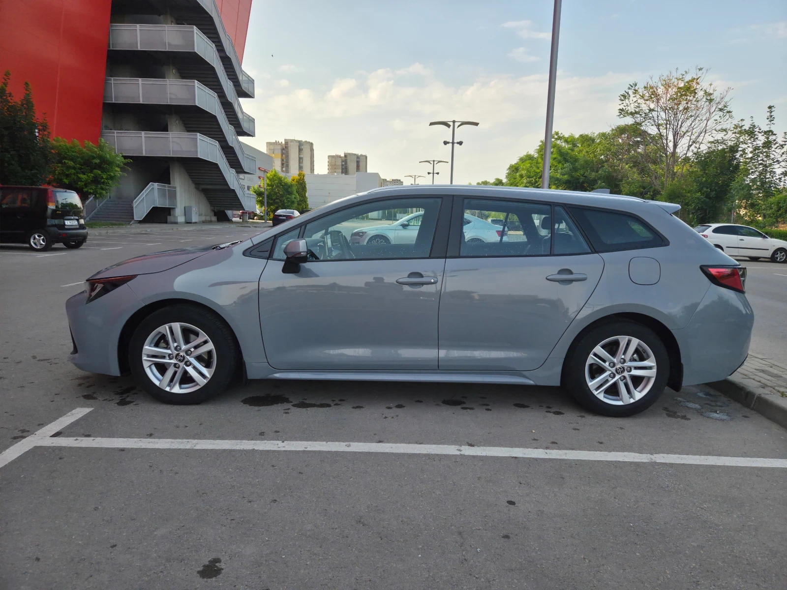 Toyota Corolla Touring Sports , снимка 2 - Автомобили и джипове - 55166653