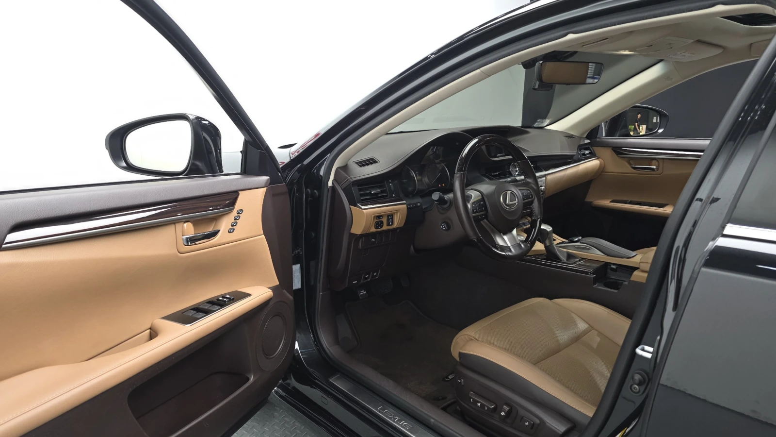 Lexus ES ЛЮК* КРАЙНА ЦЕНА, снимка 10 - Автомобили и джипове - 55350002