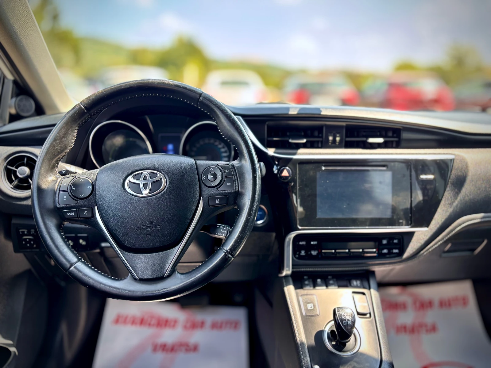 Toyota Auris, снимка 10 - Автомобили и джипове - 55596483
