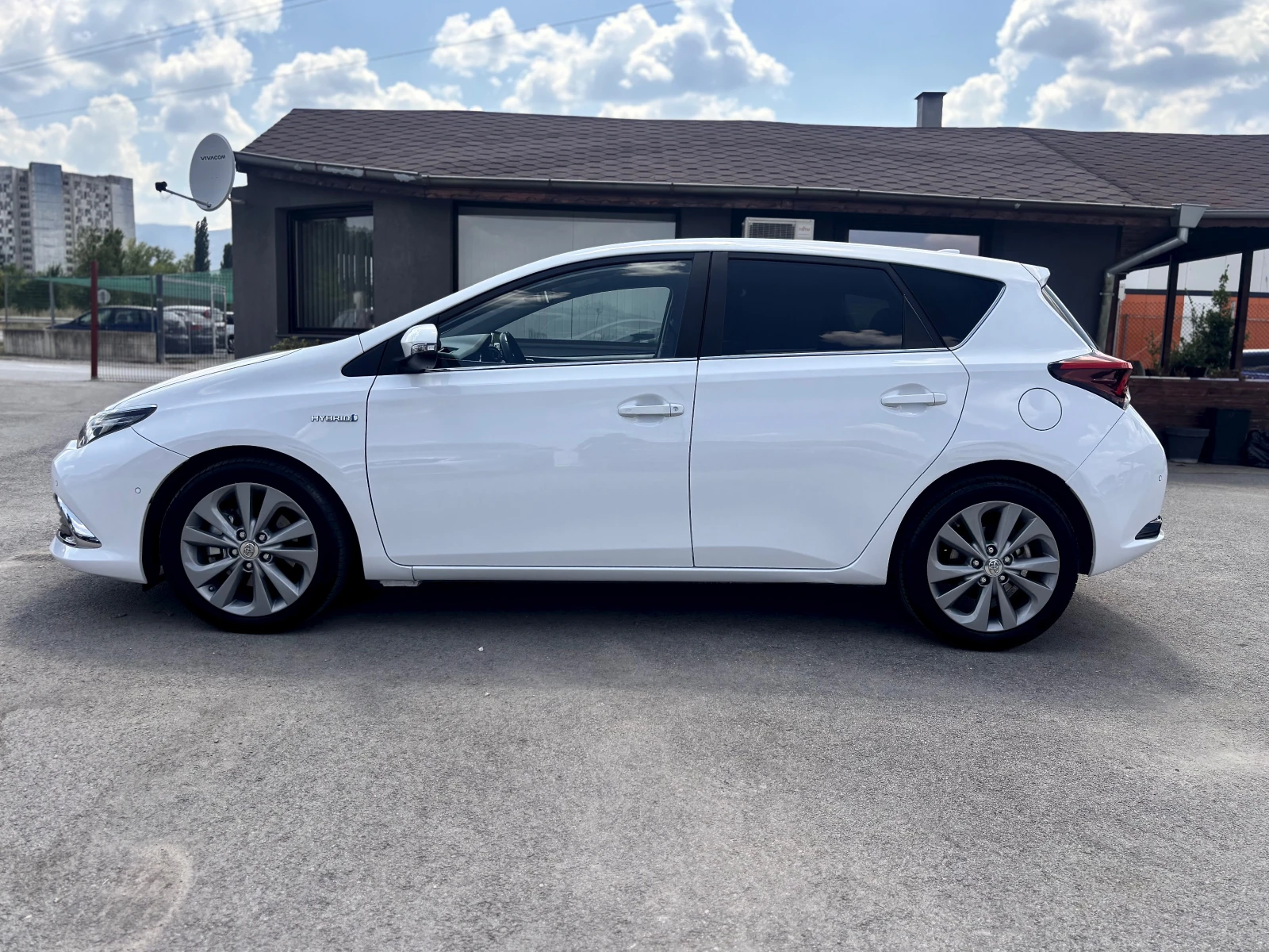 Toyota Auris, снимка 5 - Автомобили и джипове - 55596483