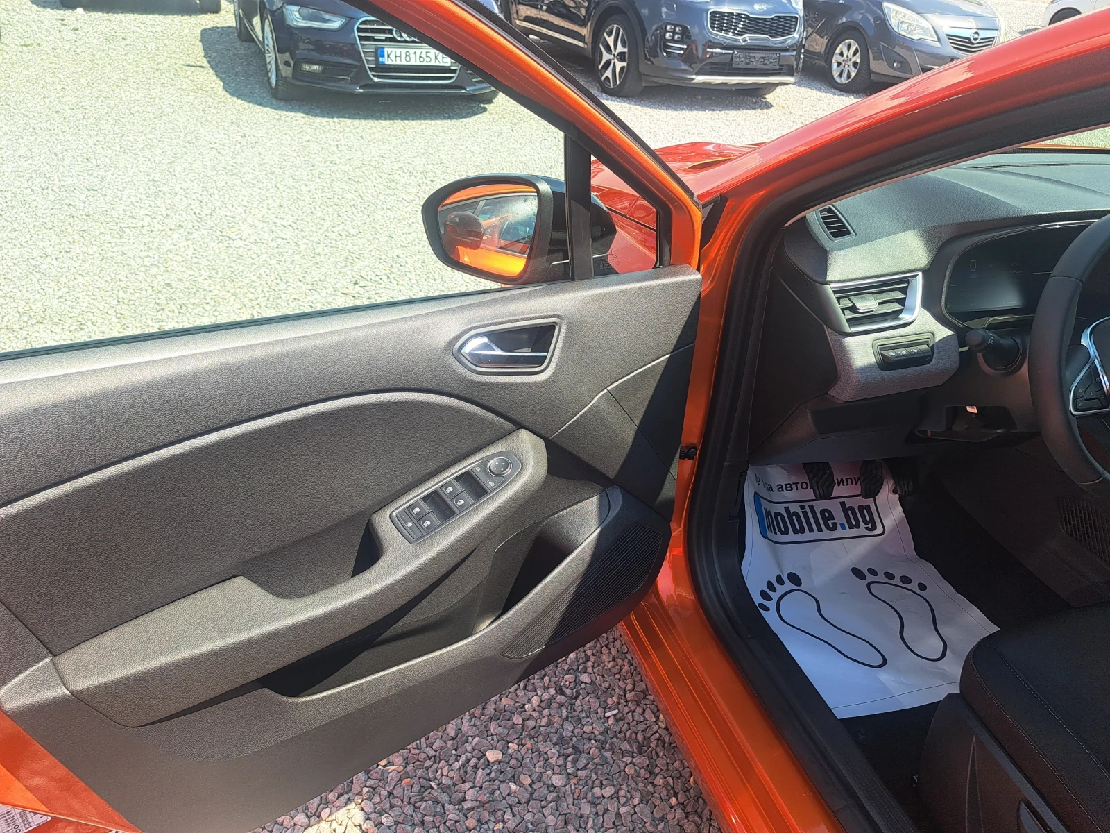 Renault Clio 1.0  EURO 6, снимка 14 - Автомобили и джипове - 55787332