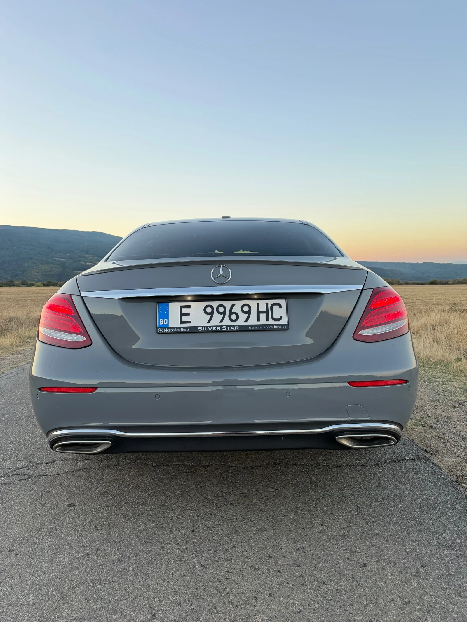 Mercedes-Benz E 300 Уникален!Nardo Grey, снимка 6 - Автомобили и джипове - 55984507