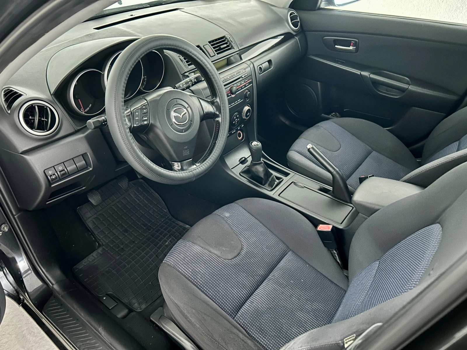 Mazda 3 1.6, снимка 9 - Автомобили и джипове - 56007853