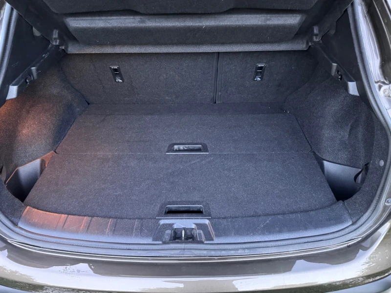 Nissan Qashqai 1.2T/ 136000км./ Автоматик/ Камери 360/ Навигация/, снимка 14 - Автомобили и джипове - 51651342