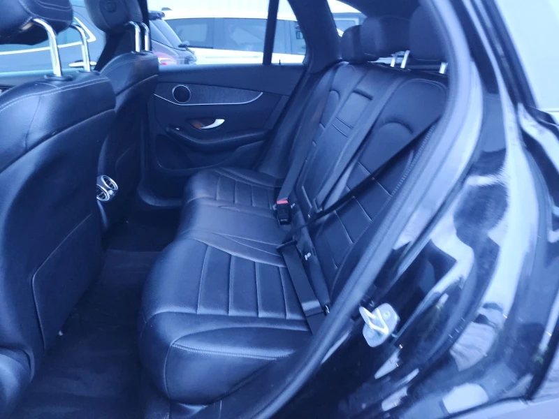 Mercedes-Benz GLC 300 AMG-line* 4Matic* Digital* Подгрев* Пано, снимка 12 - Автомобили и джипове - 53024577