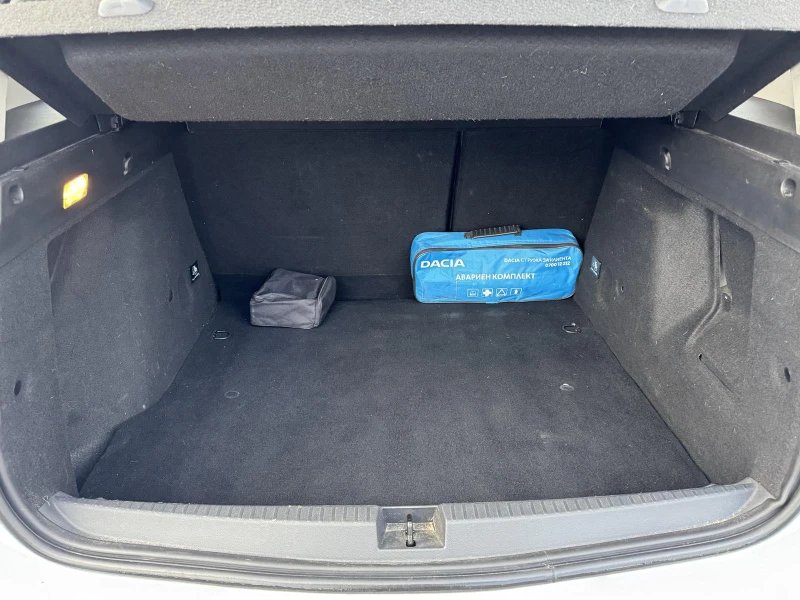 Dacia Duster 1.5 Dci 4x2 N1, снимка 11 - Автомобили и джипове - 53045333