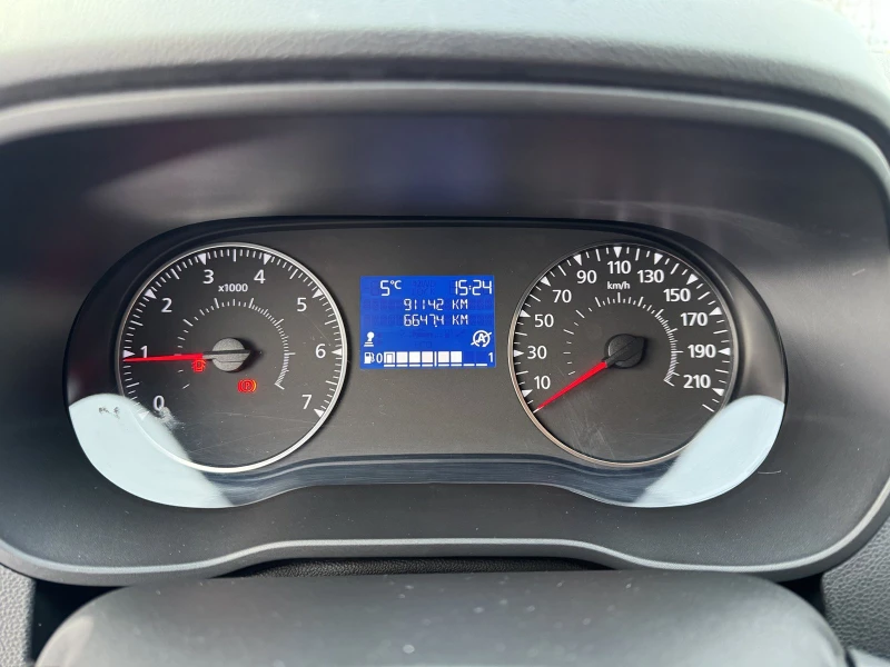 Dacia Duster 1.5 Dci 4x2 N1, снимка 15 - Автомобили и джипове - 53045333