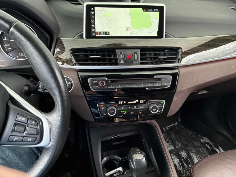 BMW X1 * xDrive28i * Head-up * Подгреви * Pano * Carfax, снимка 9 - Автомобили и джипове - 53398240