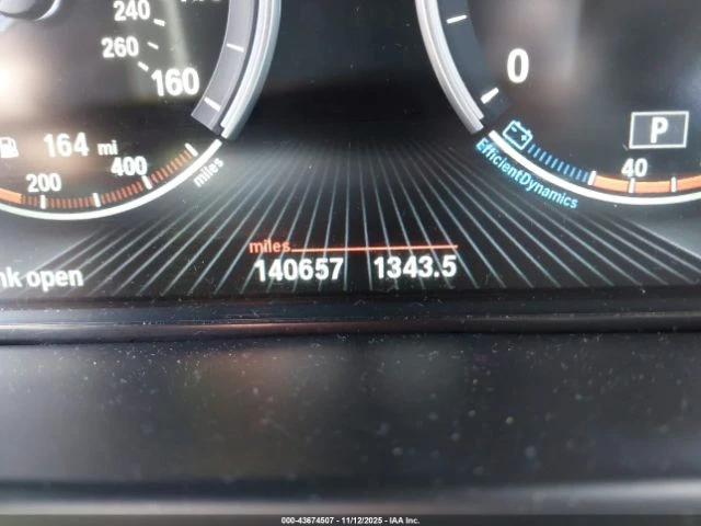 BMW X5 Xdrive35D* Keyless* HUD* Камера* Подгреви* 4 зони*, снимка 11 - Автомобили и джипове - 52637893