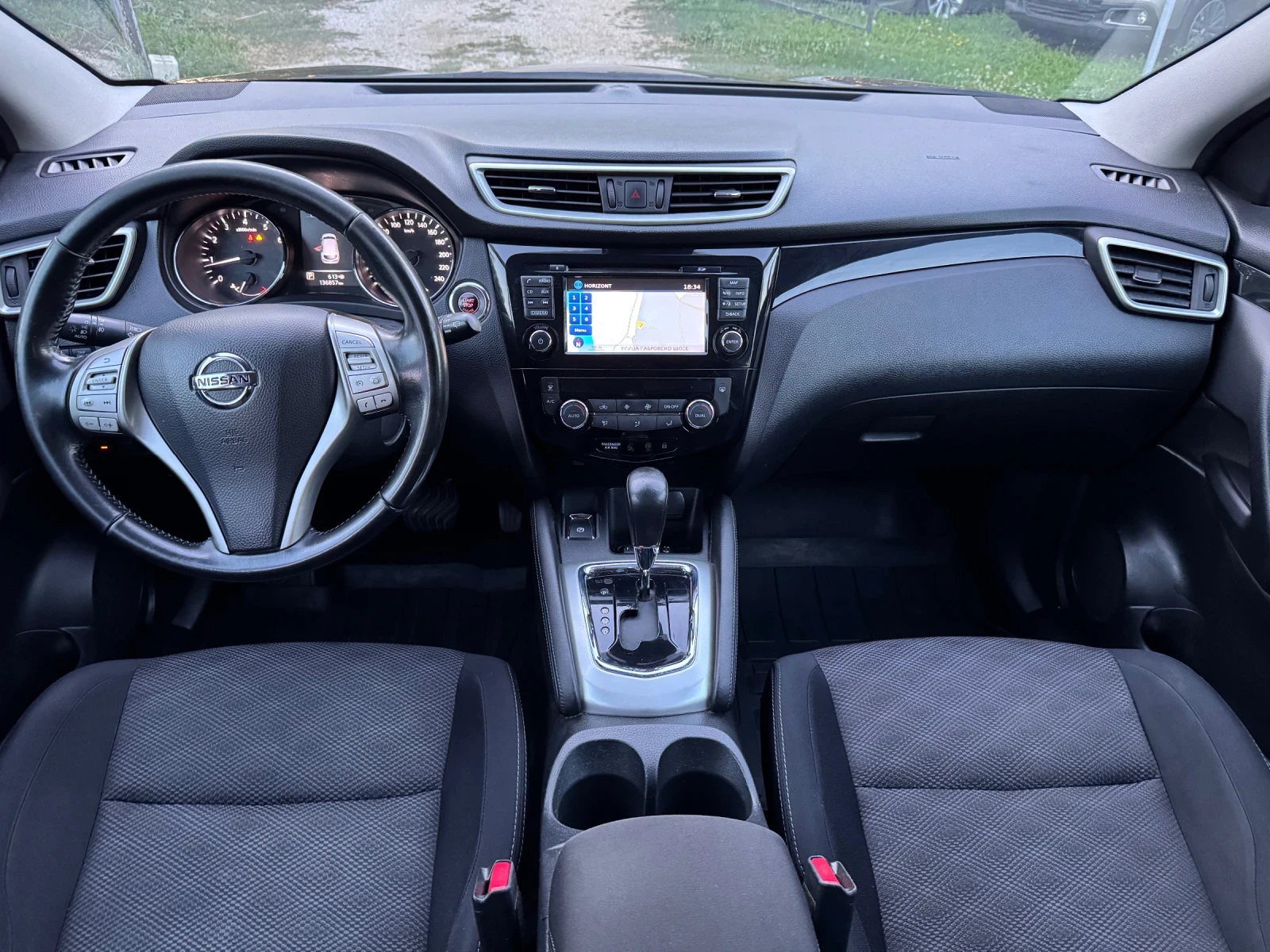 Nissan Qashqai 1.2T/ 136000км./ Автоматик/ Камери 360/ Навигация/ - изображение 9