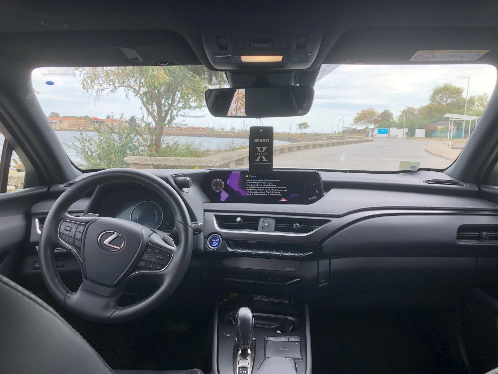 Lexus UX 300e Luxury, снимка 9 - Автомобили и джипове - 54605174