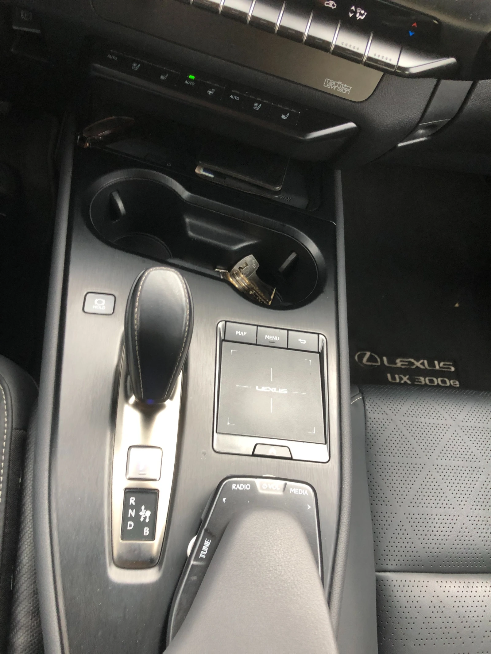 Lexus UX 300e Luxury, снимка 5 - Автомобили и джипове - 54605174
