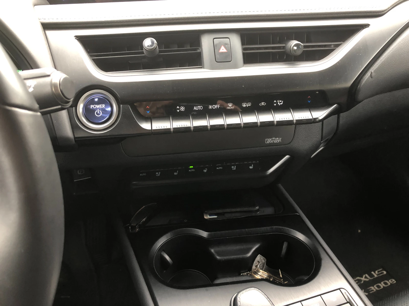 Lexus UX 300e Luxury, снимка 6 - Автомобили и джипове - 54605174