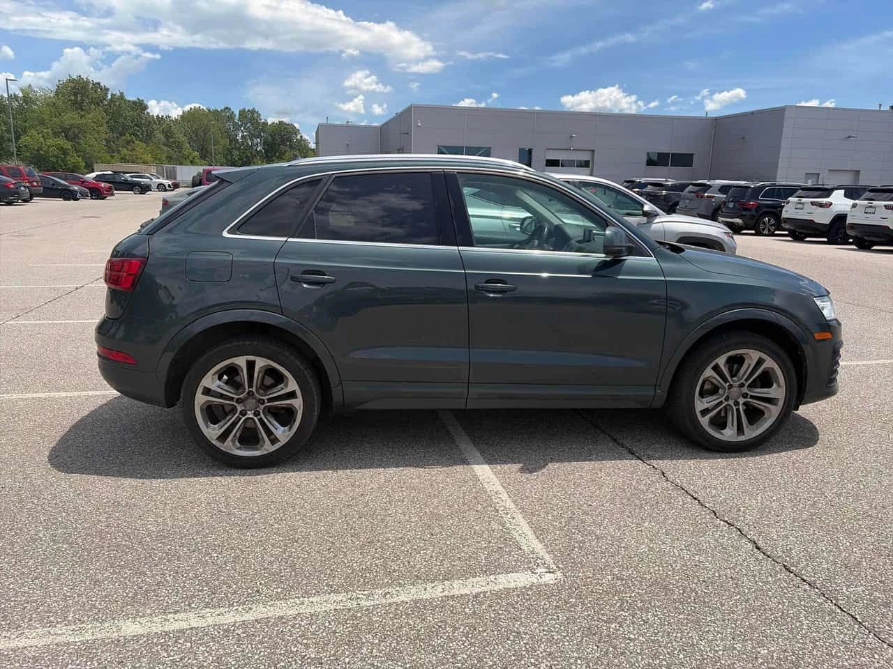 Audi Q3 * Progressiv * АВТОКРЕДИТ БЕЗ ПЪРВОНАЧАЛНА ВНОСКА*, снимка 3 - Автомобили и джипове - 55025149