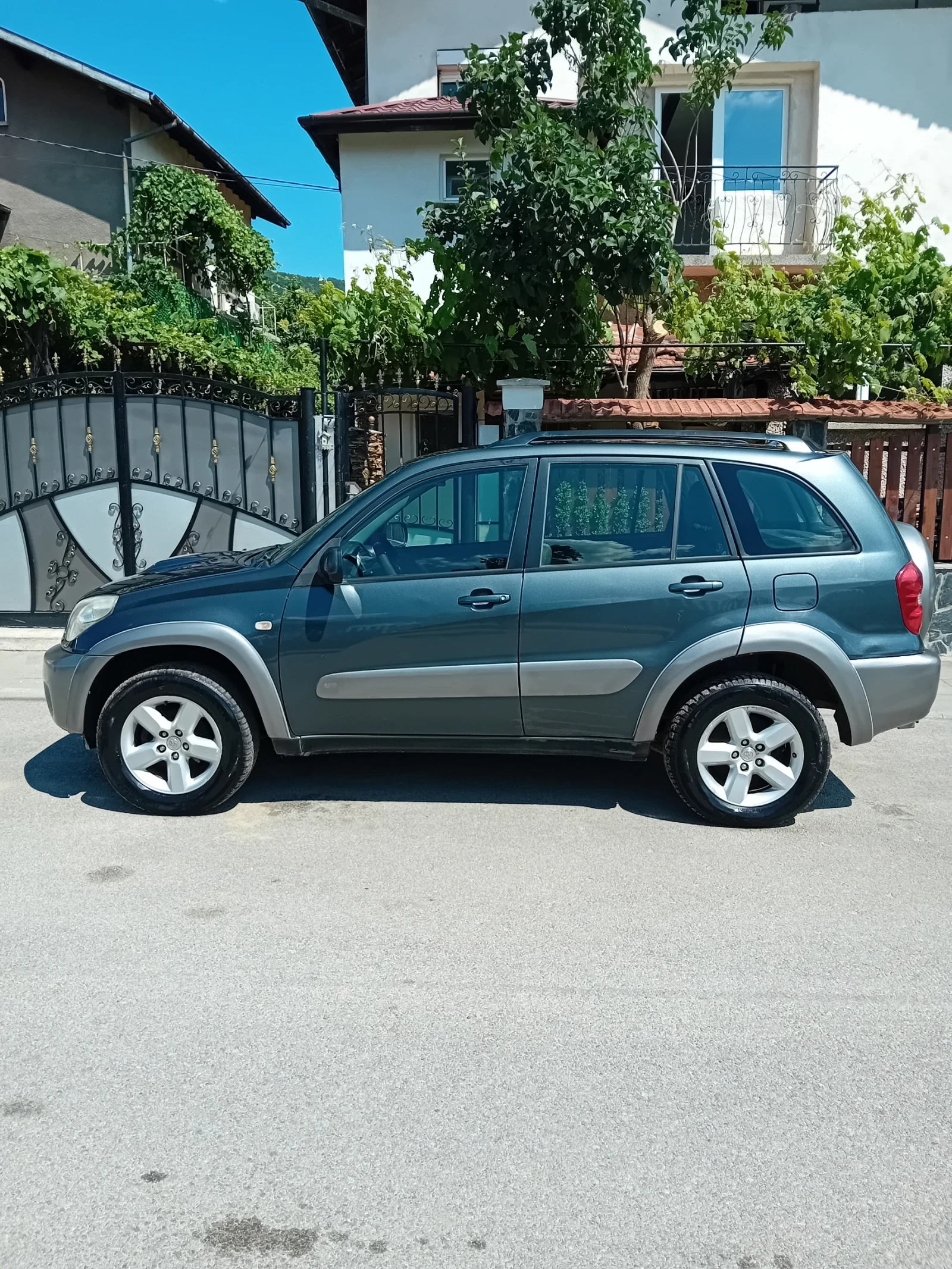 Toyota Rav4 D4D, снимка 5 - Автомобили и джипове - 55079115