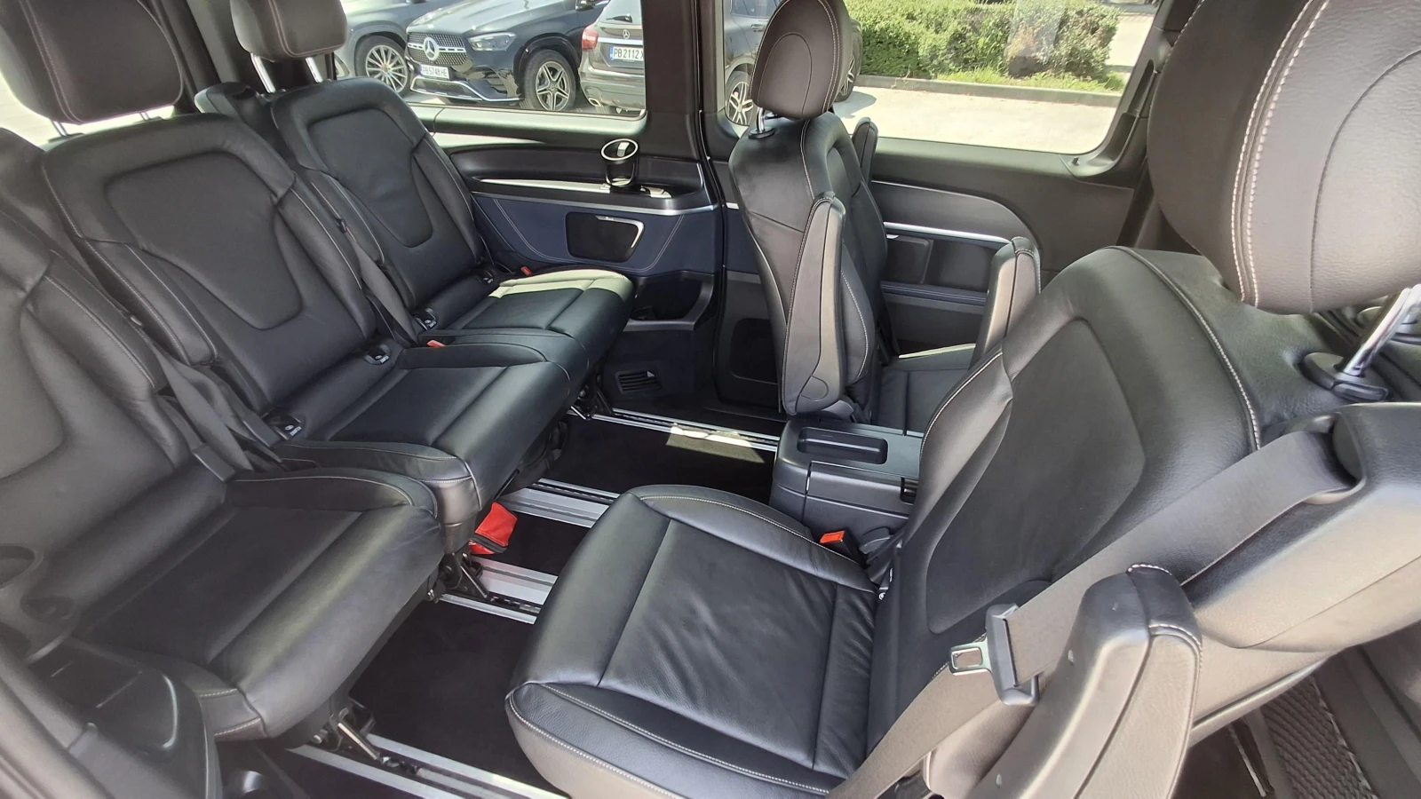 Mercedes-Benz V 300 EQ - изображение 9
