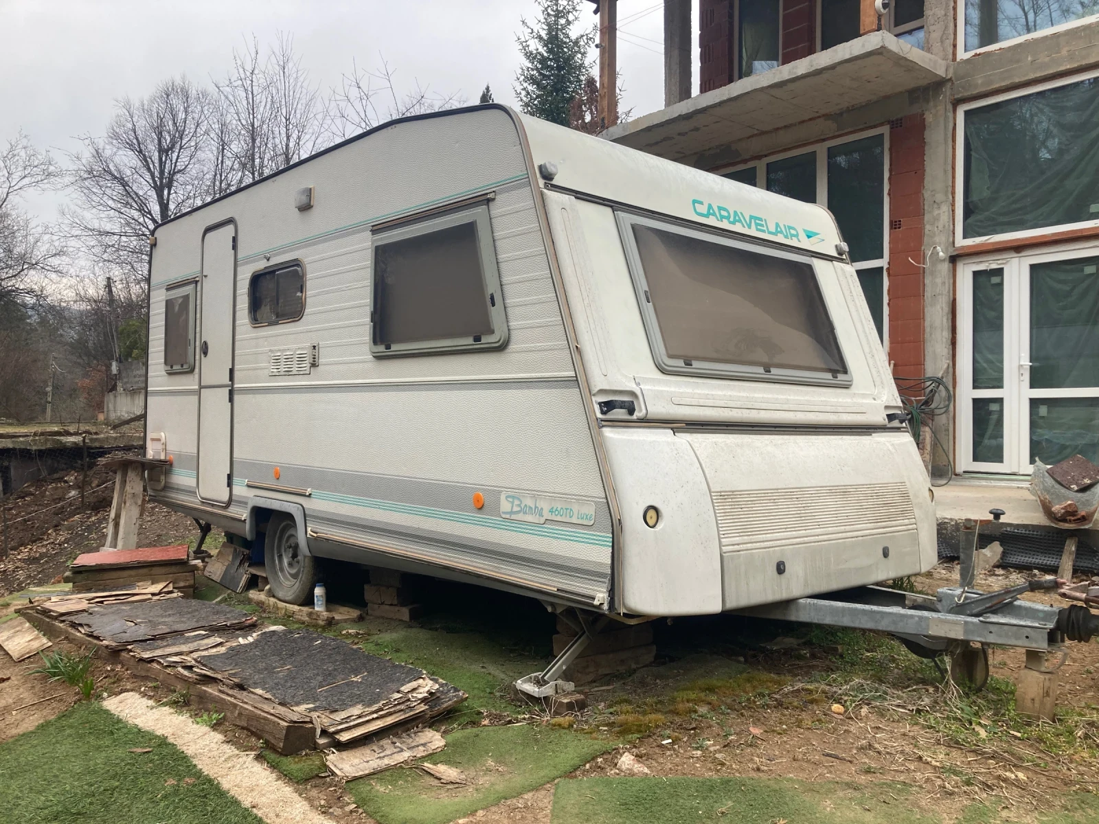 Каравана Caravelair Bamba 460TD Luxe, снимка 2 - Каравани и кемпери - 54072019